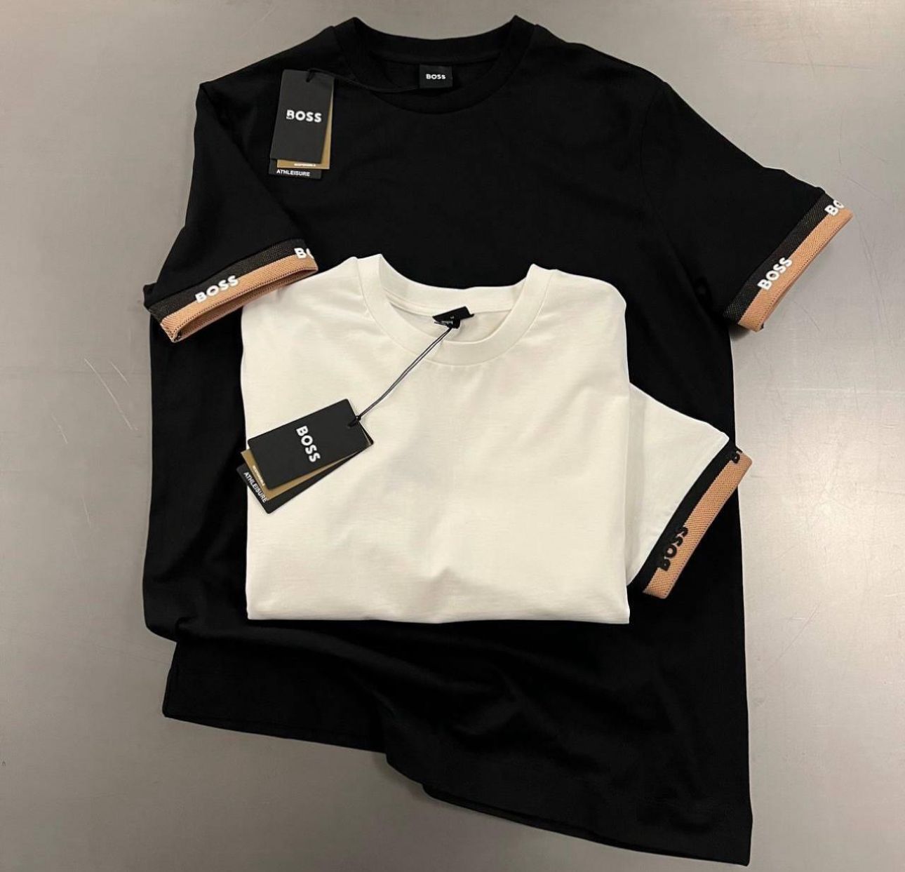 Camiseta boss branca / preta tamanho P/M/G